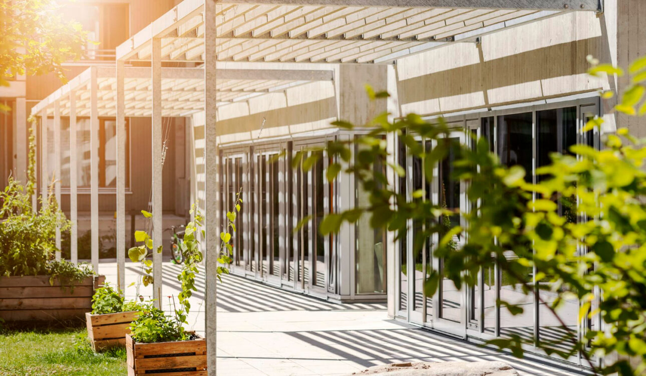 Pergola tarasowa czy markiza – co wybrać